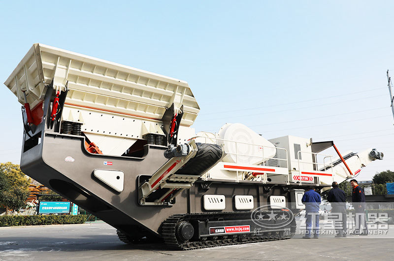 配顎破機的履帶車載一體機 配顎破機的履帶車載一體機