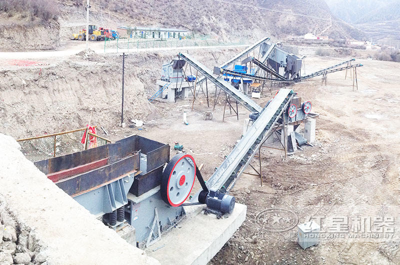 石子破碎成沙生產(chǎn)現(xiàn)場(chǎng) 石子破碎成沙生產(chǎn)現(xiàn)場(chǎng)