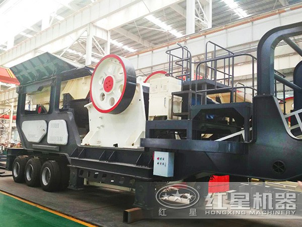 搭載顎破機的移動石料破碎機 搭載顎破機的移動石料破碎機