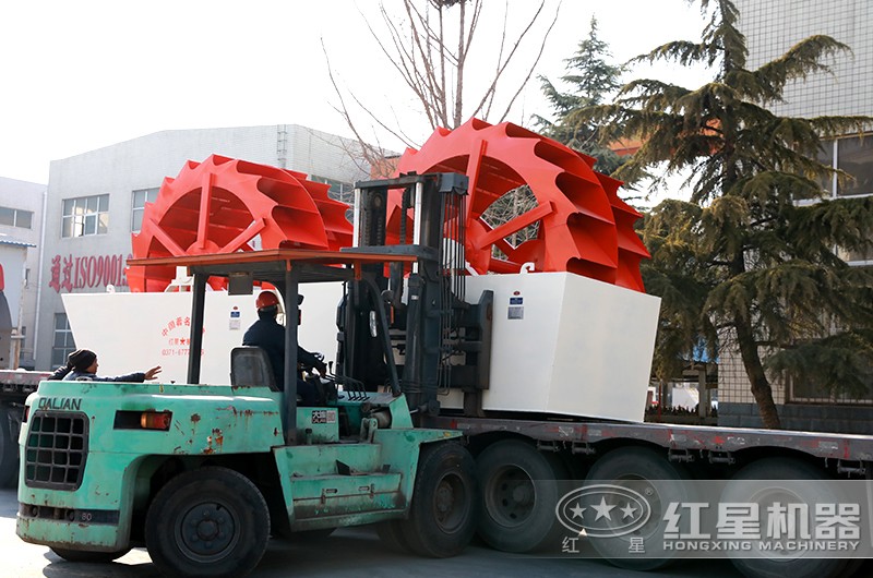石粉洗砂機(jī)裝車待發(fā)貨 石粉洗砂機(jī)裝車待發(fā)貨