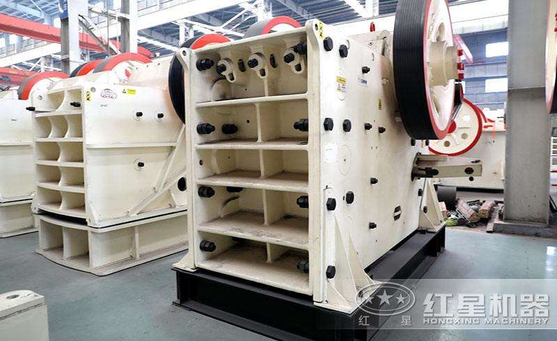 鄂式破碎機,優質鋼板鑄成,使用壽命長 style=width:720px;