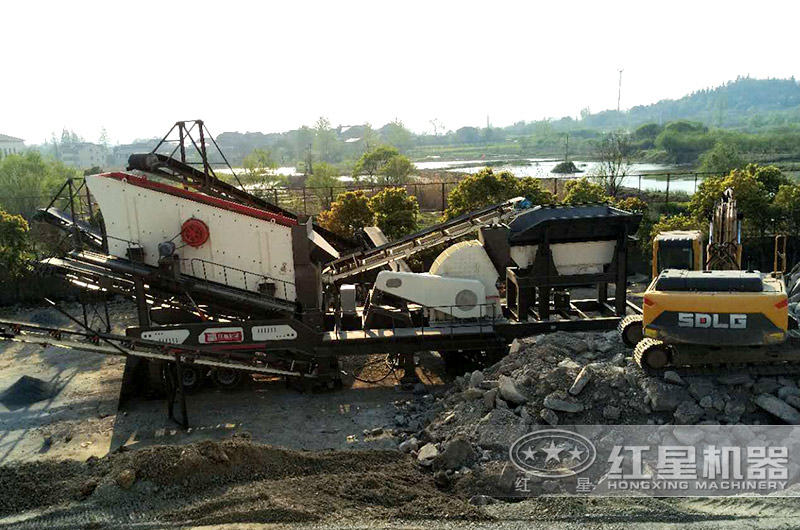 湖北武漢移動錘式碎石機現場 湖北武漢移動錘式碎石機現場