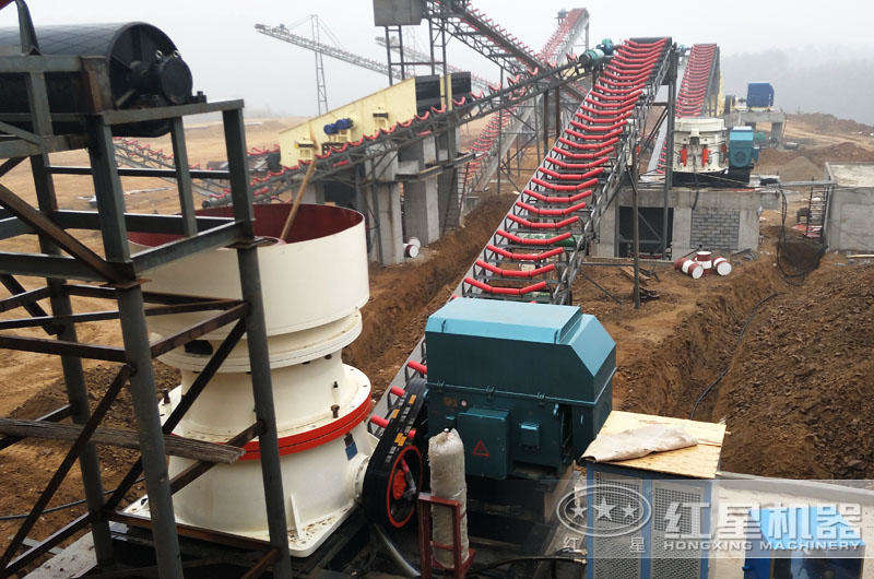 日產(chǎn)3500噸沙石料子的圓錐破現(xiàn)場(chǎng)粉塵少,噪音小