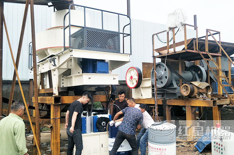 HVI制砂機(jī)現(xiàn)場(chǎng)安裝調(diào)試 HVI制砂機(jī)現(xiàn)場(chǎng)安裝調(diào)試