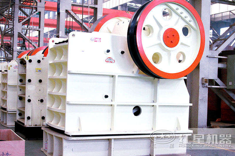 鄂式破碎機(jī),全新升級,破碎比大 鄂式破碎機(jī),全新升級,破碎比大