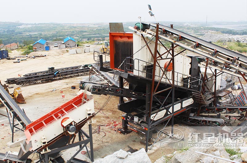 移動(dòng)式大型砂石料生產(chǎn)線 移動(dòng)式大型砂石料生產(chǎn)線