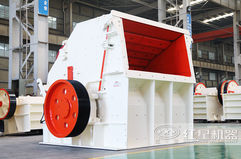 反擊式破碎機(jī),成品呈立方體狀,粒形好 反擊式破碎機(jī),成品呈立方體狀,粒形好