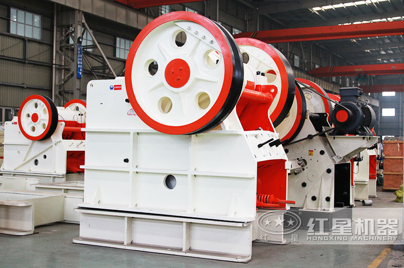 鄂式破碎機(jī),礦山粗碎進(jìn)料口大,產(chǎn)量高 鄂式破碎機(jī),礦山粗碎進(jìn)料口大,產(chǎn)量高