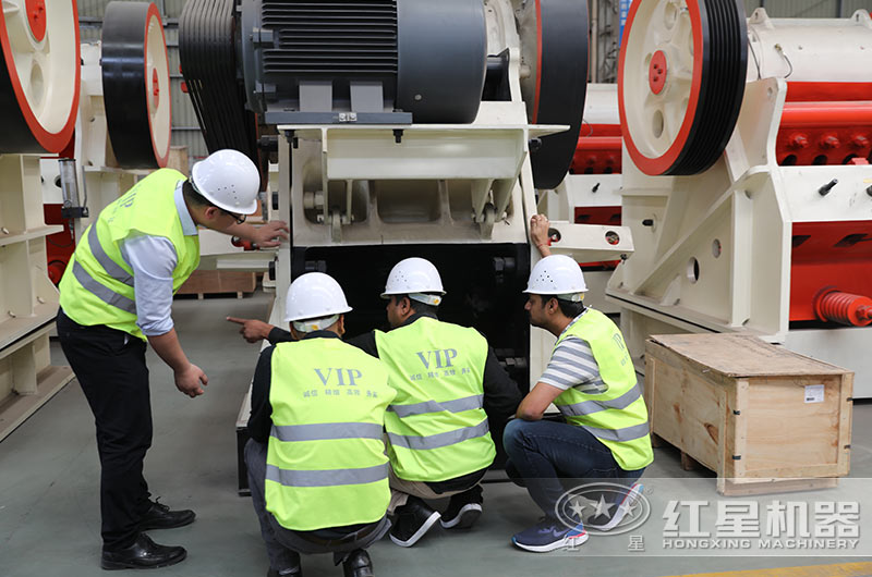 客戶到設(shè)備生產(chǎn)車間考察、了解設(shè)備 客戶到設(shè)備生產(chǎn)車間考察、了解設(shè)備