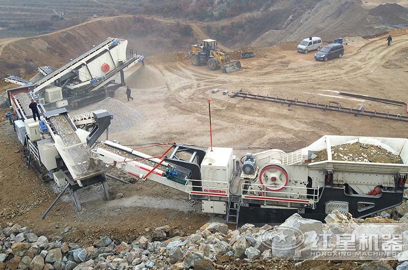 履帶式移動建筑垃圾粉碎機作業現場圖 履帶式移動建筑垃圾粉碎機作業現場圖