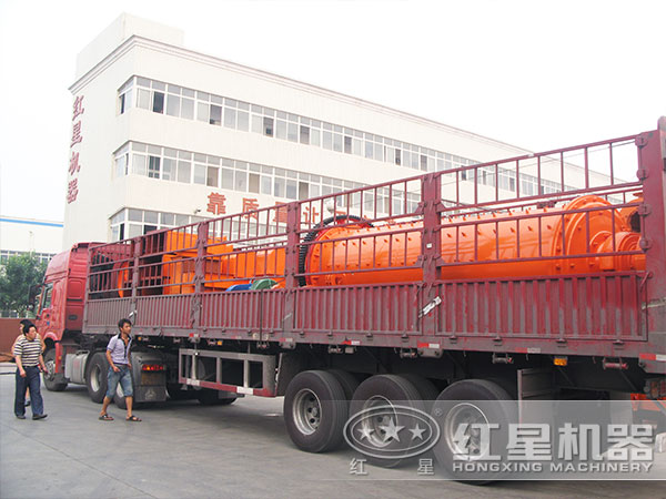 粉煤灰球磨機設備發(fā)貨 粉煤灰球磨機設備發(fā)貨