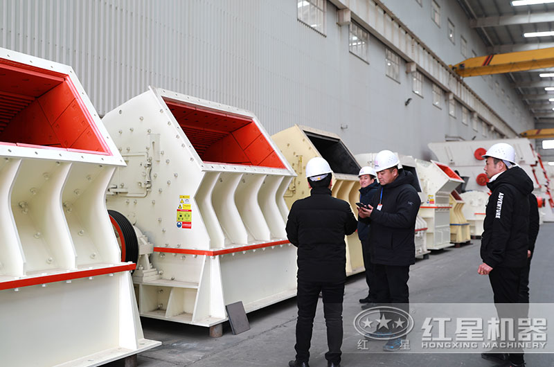 1416破碎機客戶來廠參觀 1416破碎機客戶來廠參觀