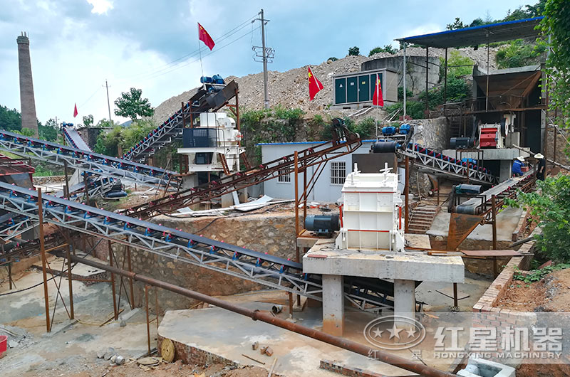 反擊破+沖擊式制砂機現場 反擊破+沖擊式制砂機現場