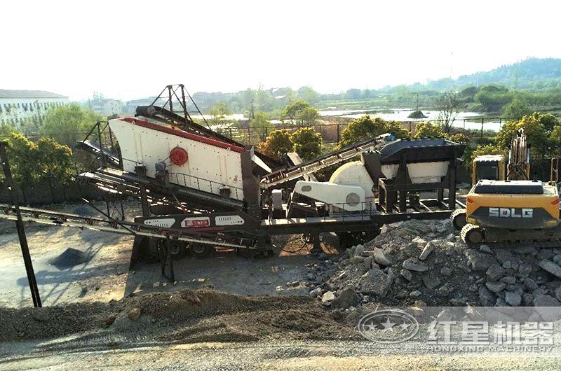 移動(dòng)式建筑垃圾破碎機(jī)工作現(xiàn)場(chǎng)圖片 移動(dòng)式建筑垃圾破碎機(jī)工作現(xiàn)場(chǎng)圖片