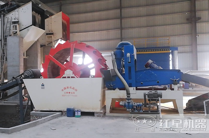 時(shí)產(chǎn)200噸左右大中型洗砂機(jī)現(xiàn)場(chǎng) 時(shí)產(chǎn)200噸左右大中型洗砂機(jī)現(xiàn)場(chǎng)