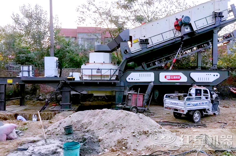 海南客戶時(shí)產(chǎn)200噸移動(dòng)制砂機(jī)現(xiàn)場 海南客戶時(shí)產(chǎn)200噸移動(dòng)制砂機(jī)現(xiàn)場