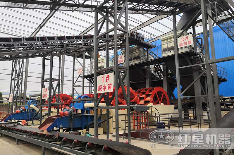 多臺洗沙機并聯(lián)作業(yè)現(xiàn)場 多臺洗沙機并聯(lián)作業(yè)現(xiàn)場