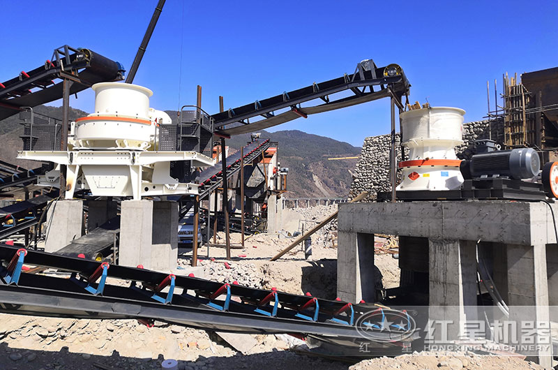 機制砂加工現(xiàn)場 機制砂加工現(xiàn)場