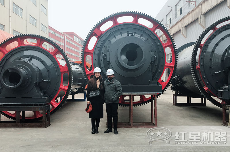 客戶來廠參觀球磨機設備 客戶來廠參觀球磨機設備