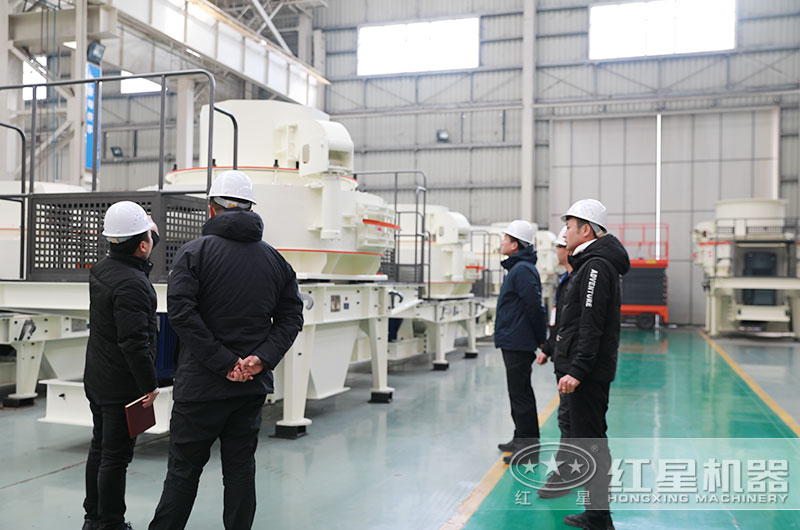 客戶來廠考察碎石破碎機設備 客戶來廠考察碎石破碎機設備