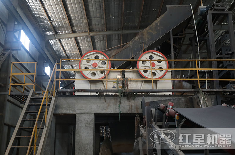 細(xì)鄂破機(jī)作業(yè)現(xiàn)場(chǎng) 細(xì)鄂破機(jī)作業(yè)現(xiàn)場(chǎng)