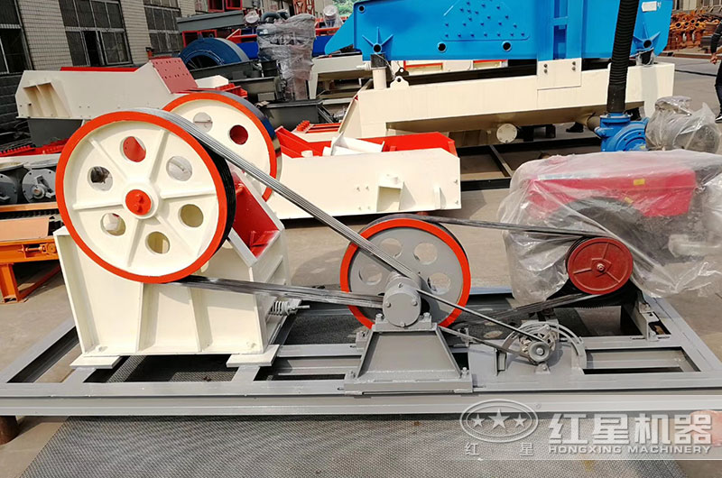 裝有電機的小型鄂破機 裝有電機的小型鄂破機