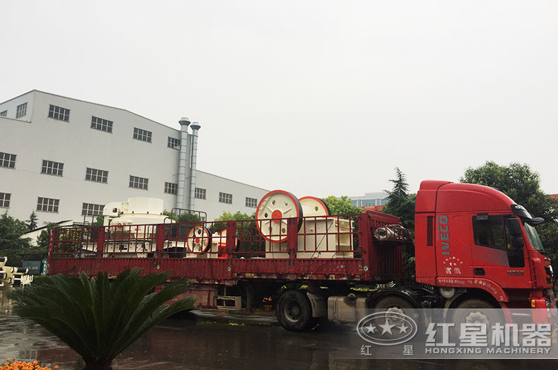 又一整套細鄂破機裝車發貨 又一整套細鄂破機裝車發貨
