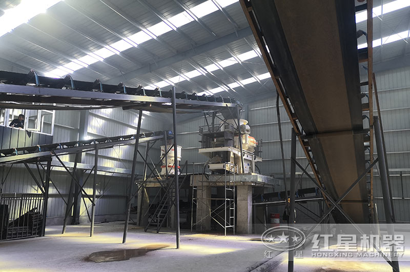 水刀砂生產(chǎn)現(xiàn)場(chǎng) 水刀砂生產(chǎn)現(xiàn)場(chǎng)